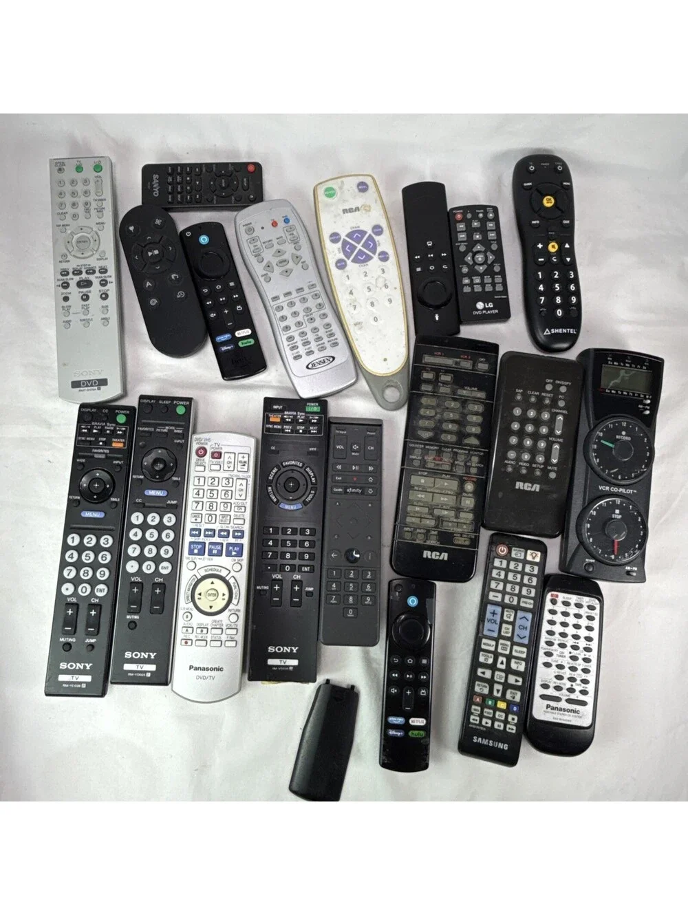 Lot Of Vintage Remotes TV VCR DVD Etc.. Sony RCA Panasonic LG Parts/repair READ